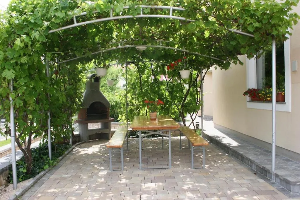 Apartman Scarlett Baska  0*, Baska (Krk)