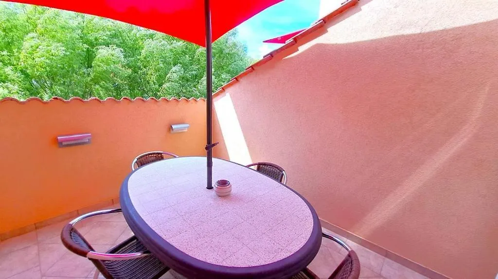 Apartment Apartman Scarlett Baska  Croatia